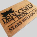 Dragonfly inn stars hollow Gilmore Girls Black Design - Coir Door mat